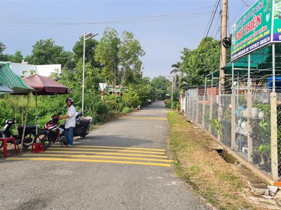 Bán 100m2 full thổ cư đã có  nhà 3 phòng ngủ 1 phòng khách 1 gian bếp ngay tl 44a  chợ bến an ngãi 1