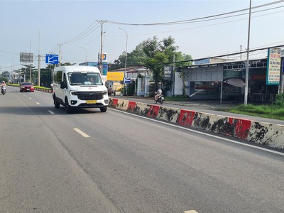 Bán 100m2 full thổ cư đã có  nhà 3 phòng ngủ 1 phòng khách 1 gian bếp ngay tl 44a  chợ bến an ngãi 0