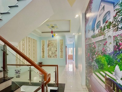 Bán nhà tăng a quận 9, hxh,  4t nhỉnh, full tiện ích dt 80m2 ngang 6m, 0