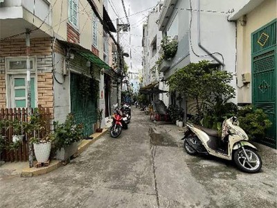 Hẻm xe hơi lý thường kiệt- thông hẻm- lô góc - 20m2- 2 tầng - chỉ 2.7 tỷ - đang cho thuê 6 1