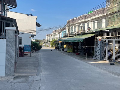 Cấn bán 2 lô đất thổ cư, đẹp, gần chợ, gần trung tâm - tại Mỹ Hạnh Nam - sổ sẵn 0