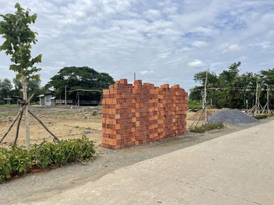 Cấn bán 2 lô đất thổ cư, đẹp, gần chợ, gần trung tâm - tại Mỹ Hạnh Nam - sổ sẵn 2