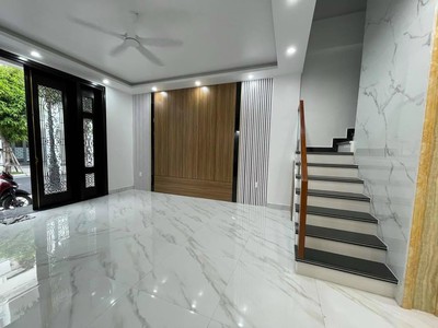 Cho thuê nguyên căn liền kề 4 phòng ngủ giá 30tr tại Vinhomes Marina 1