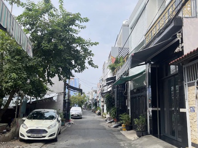 Bán gấp nhà lê đình cẩn gần aeon bình tân hẻm nhựa xe hơi 40m2,2 tầng nhỉnh 3 tỷ 0