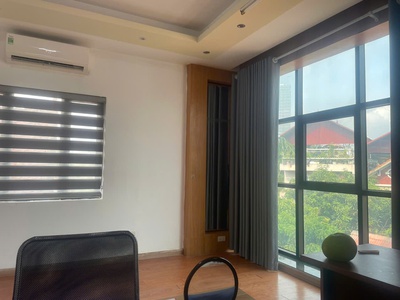 Nhà đẹp, view kính toàn bộ, ánh sáng tự nhiên, phù hợp các mô hình 3