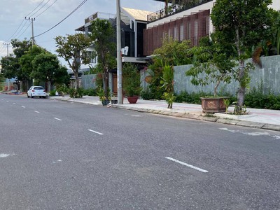 Bán đất biệt thự đường Khúc Thừa Dụ đối diện quỹ đất công cộng, sát dự án Đất Xanh, gần Sông, SơnTra 1