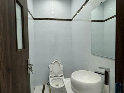Rẻ và đẹp. nhà tô hiệu 50m2, 5 tầng, giá 10 tỷ. thang máy - ở ngay - ô tô tránh thông - tiện ích 2