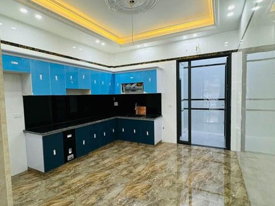 Rẻ và đẹp. nhà tô hiệu 50m2, 5 tầng, giá 10 tỷ. thang máy - ở ngay - ô tô tránh thông - tiện ích 4