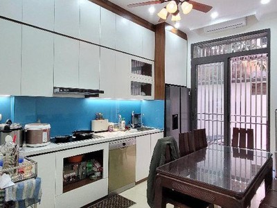 Đội cấn 50m2 x 4 tầng x giá 7.5 tỷ   dân xây - ngõ thông - đủ công năng - 1 ngoặt ra phố - chỉ việc 0
