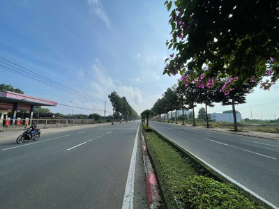 Bán 143000 m2 đường 46m hùng vương tp bà rịa giá 4,2 triệu/m2 4