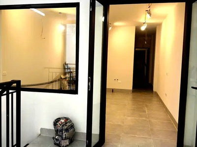 Bán nhà nguyễn văn cừ 64m2,2 tầng, mặtt iền 3.8m, 9.7 tỷ long biên. 2