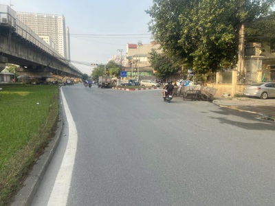Sos    chính chủ cho thuê dài hạn cửa hàng 2 tầng  kiot  nằm trên phố ẩm thực , bắc từ liêm, hà 4