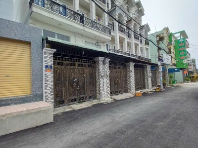 Nhà mặt tiền 2 tầng quận 12   gần cao đẳng điện lực hà huy giáp 0