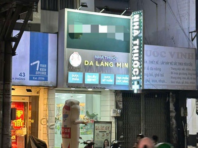 Cần sang mặt bằng spa tặng kèm nhà thuốc da liễu đang hiện hữu 0