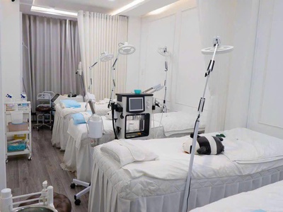 Cần sang mặt bằng spa tặng kèm nhà thuốc da liễu đang hiện hữu 4