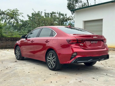 Xe Kia3 0
