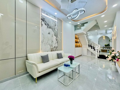 Bán nhà thành thái quận 10 hxh  4x15  3 tầng chỉ 7.6 tỷ. 0
