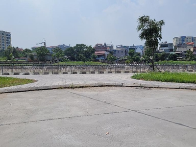 Bán đất giang biên 245m2, lô góc ,mặt tiền khủng, vỉa hè, phân lô, ô tô tránh, view hồ 3