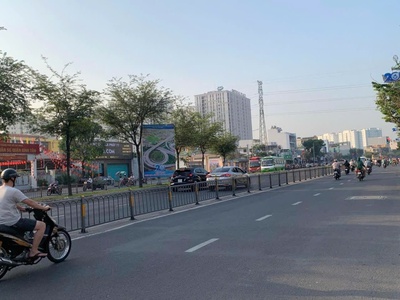 Kinh dương vương vip 4 tầng xe hơi vô nhà ngang khủng 10 đang cho thuê thu nhập ngon lành 1