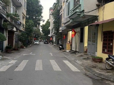 Phúc lợi - long biên chỉ nhỉnh 3 tỷ có ngaymảnh đất vuông vắn như bao diêm, mặt tiền bằng mặt 1