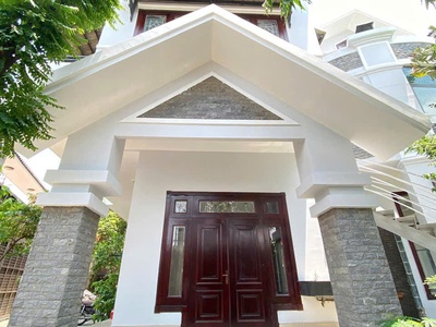 Cho thuê biệt thự sân vườn hồ bơi mặt tiền đường võ nguyên giáp, ngay ngã 3 đường võ nguyên giáp 1