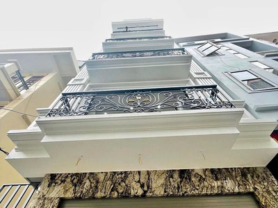 Bán nhà phố bế văn đàn, 50m2, 5 tầng, nhỉnh 9 tỷ. phân lô ô tô tránh - ở ngay - dân trí 0