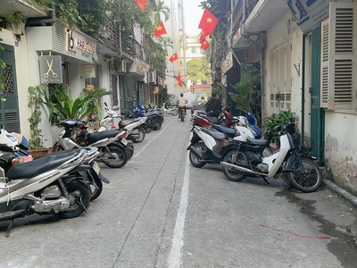 Tập thể tầng 1 nguyễn chí thanh 50m, mặt tiền 4m giá 4 tỷ nhà gồm 2 phòng ngủ   thương lượng 0