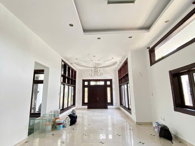 Cho thuê biệt thự sân vườn hồ bơi mặt tiền đường võ nguyên giáp, ngay ngã 3 đường võ nguyên giáp 2