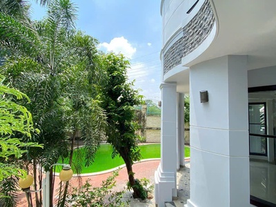 Cho thuê biệt thự sân vườn hồ bơi mặt tiền đường võ nguyên giáp, ngay ngã 3 đường võ nguyên giáp 3