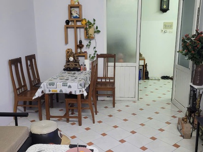 Cho thuê tập thể tầng 4 bùi ngọc dương 55m2, 2 ngủ 5.5 triệu - ở gđ, nhóm lịch sự 0
