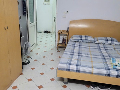Cho thuê tập thể tầng 4 bùi ngọc dương 55m2, 2 ngủ 5.5 triệu - ở gđ, nhóm lịch sự 2