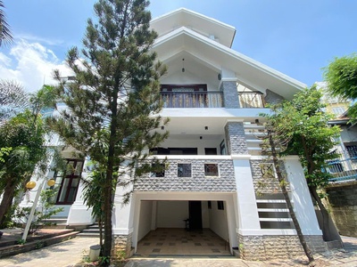 Cho thuê biệt thự sân vườn hồ bơi mặt tiền đường võ nguyên giáp, ngay ngã 3 đường võ nguyên giáp 4