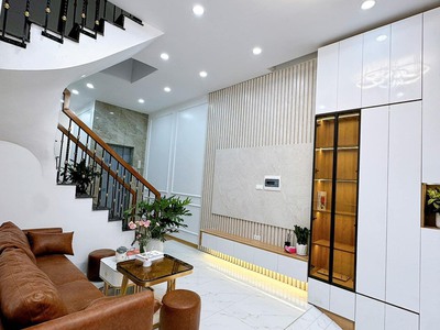 Bán nhà hoàng hoa thám 35mx5 tầng, nhà đẹp ở ngay, gần phố 6.8 tỷ. 2