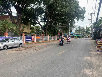 Bán nhà 1 trệt 2 lầu khu dân cư tam hiệp giá ngợp nhất khu chỉ 4ty650 1