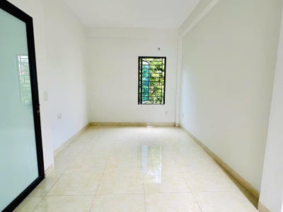 Bán nhà 3 tầng ngõ phố Lê Hồng Phong, TP Hải Dương, 52.1m2, 3 ngủ, 3 vs, vị trí trung tâm, chỉ 2.38 5