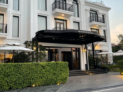 Bán Nhà Xuân Diệu Gần Hồ Dt:50m2, Mt:4,5m Giá:12,5 Tỷ Xây Căn Hộ Dòng Tiền ÔTô Đỗ 10m GT Thuận Tiện 0