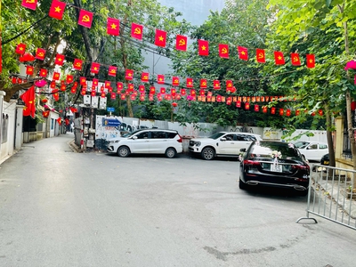 Bán Nhà Xuân Diệu Gần Hồ Dt:50m2, Mt:4,5m Giá:12,5 Tỷ Xây Căn Hộ Dòng Tiền ÔTô Đỗ 10m GT Thuận Tiện 12