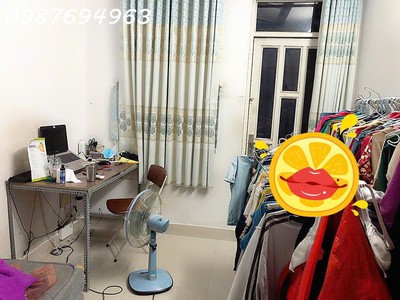 Q8 nhà đẹp ở ngay gần parc mall 3 tầng xây kiên cố hxh gần chợ tiện ích tuyệt vời chỉ 4.xt 2