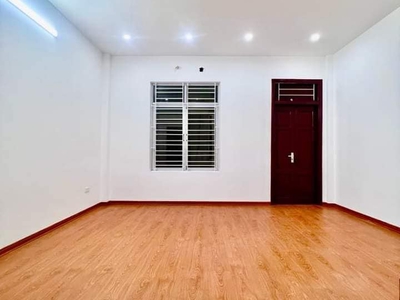 Nhà thích quảng đức,p.6, 39m2,ngang 3.4m, 4 tầng, hxh thông 1