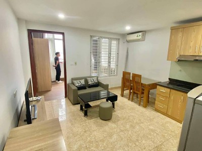 Chính chủ cho thuê căn hộ mặt phố quần ngựa, ba đình 0