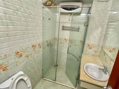 Chính chủ cho thuê căn hộ mặt phố quần ngựa, ba đình 4