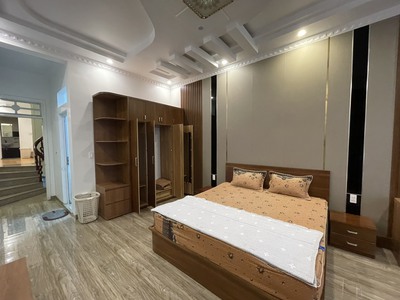 Cho thuê nhà Văn Cao, DT: 83m2, 6 p.ngủ khép kín. 8