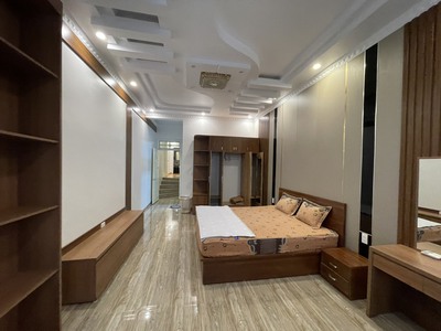 Cho thuê nhà Văn Cao, DT: 83m2, 6 p.ngủ khép kín. 9