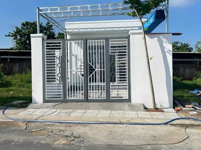 Nhà đẹp bình minh trảng bom đồng nai 1 sẹc ql1a hỗ trợ 3 bên . trọn sổ 1 tỷ 6 , lh 0799 216 799 em 0