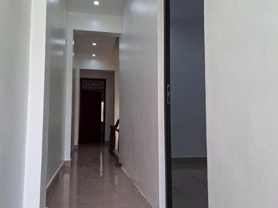 Bán nhà 2.5 tầng KĐT Vạn Lộc, ph Tứ Minh, TP HD, 74.25m2, mt 4.5m, 3 ngủ, 2 vs, giá tốt 5