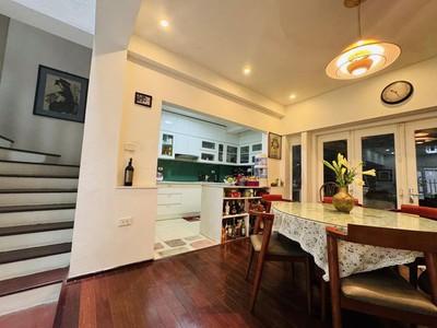 Bán nhà ngọc hà, ngõ thẳng tắp vài bước ra phố 58m 5 tầng mặt tiền 4,2m 12,5ty 0