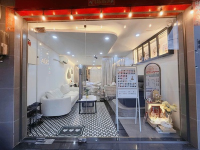 Do không quản lý nổi nên sang nhanh spa chi nhánh 2 tại đường nguyễn văn công, phường 3 0