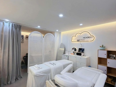 Do không quản lý nổi nên sang nhanh spa chi nhánh 2 tại đường nguyễn văn công, phường 3 2