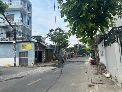 Đất ngang đỉnh 10m, thổ cư, dt 10 15m, đông thạnh 4 -2, hóc môn. tiện xây nhà biệt thự, sân vườn. 2