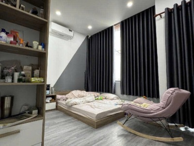 Nhỉnh 4 tỷ - nhà mới 2 tầng 3 pn - Đường xe hơi vô nhà ngay Lê Văn Quớ 0